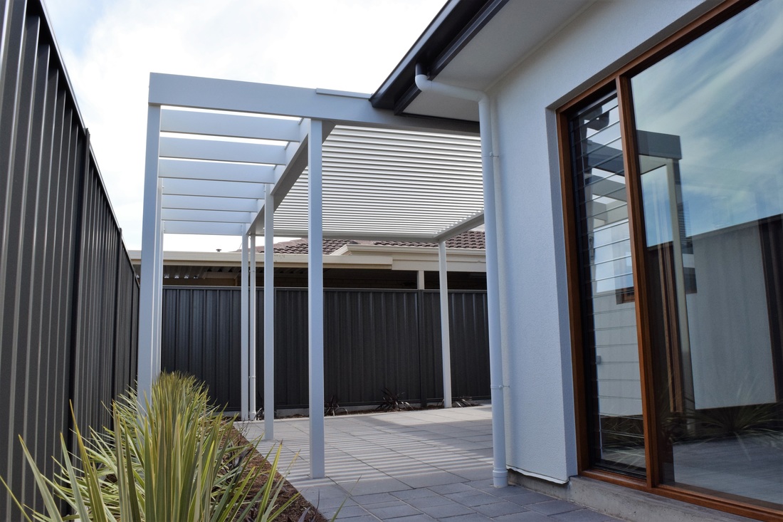 Glengowrie Builder Openable Louvred Roof and Trussle Roof